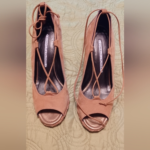 Donald Pliner Couture MANA Suede Leather Wedge Shoe New Peep Toe Platform 7.5 - Picture 3 of 9